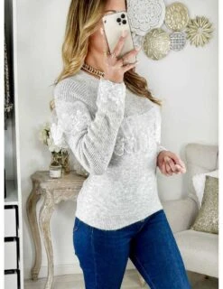 Joli Pull En Gris Clair Et Fine Dentelle