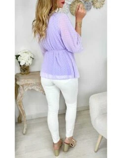 Ma Blouse Col Cache Cœur Et Noué "Lila & Plumetis" -Elegance Douce Boutique ma blouse col cache coeur et noue lila plumetis 2