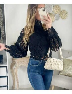 Ma Blouse Noire En Guipure