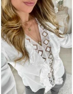 Ma Blouse Petits Volants Et Brodée "White" -Elegance Douce Boutique ma blouse petits volants et brodee white 1