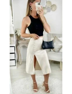 Ma Jupe Fendue & Satinée Beige Nude -Elegance Douce Boutique ma jupe fendue satinee beige nude 2