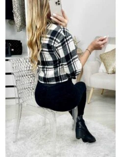 Ma Veste / Surchemise Courte à Carreaux Black & White -Elegance Douce Boutique ma veste surchemise courte a carreaux black white 2