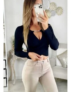 Mon Joli Pull Bas Croisé Et Côtelé "col Pearls & Strass" -Elegance Douce Boutique mon joli pull bas croise et cotele col pearls strass 1