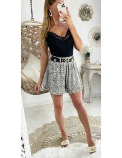 Mon Petit Short Fluide Beige Et Imprimé Noir 7 Mon Petit Short Fluide Beige Et Imprimé Noir -Elegance Douce Boutique mon petit short fluide beige et imprime noir 2