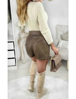 Mon Petit Short Taupe Style Cuir Et Sa Ceinture 7 Mon Petit Short Taupe Style Cuir Et Sa Ceinture -Elegance Douce Boutique mon petit short taupe style cuir et sa ceinture 2