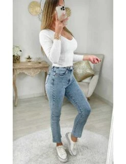 Mon Pull Court Côtelé Blanc Et Col V