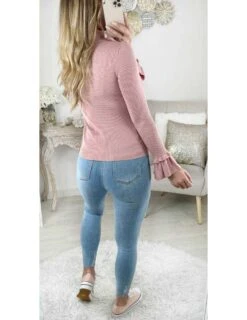 Mon Pull En Maille Côtelée Rose Pale "col Et Poignets Volants" -Elegance Douce Boutique mon pull en maille cotelee rose pale col et poignets volants 2