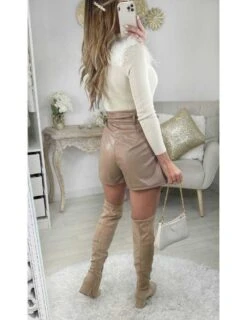 Mon Short Style Cuir Caramel & Sa Ceinture -Elegance Douce Boutique mon short style cuir caramel sa ceinture 2