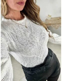Mon Top Blanc Tout Doux "Jolie Broderie" -Elegance Douce Boutique mon top blanc tout doux jolie broderie 2
